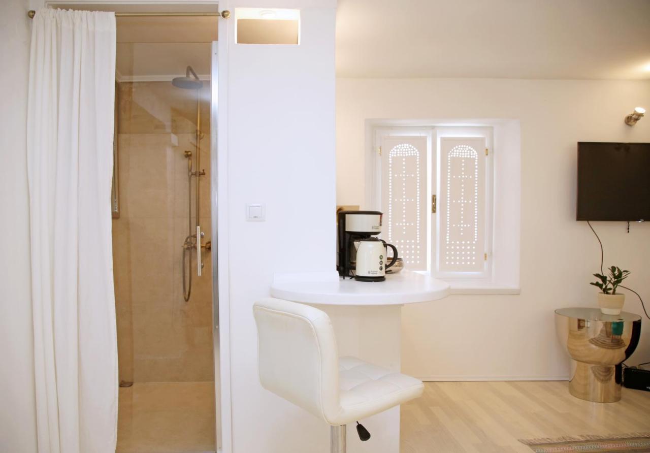 Swan City Apartment & Room シベニク エクステリア 写真
